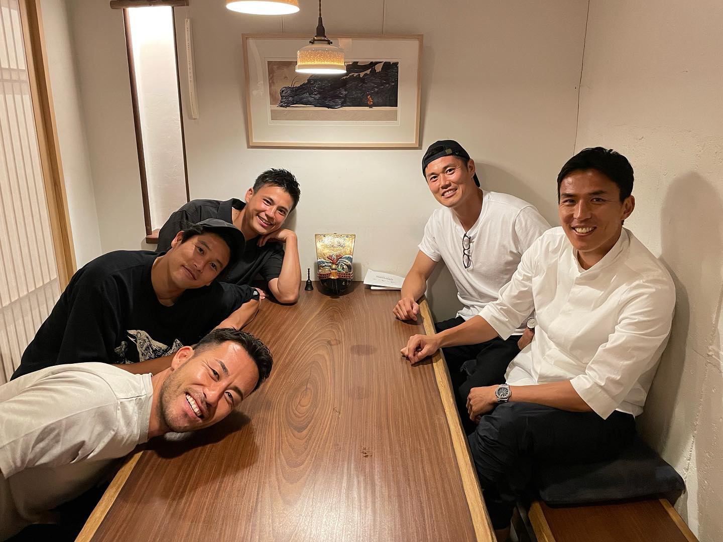 長谷部誠が豪華メンバーとサッカー⚽️談義！？「胸熱です😭！！」