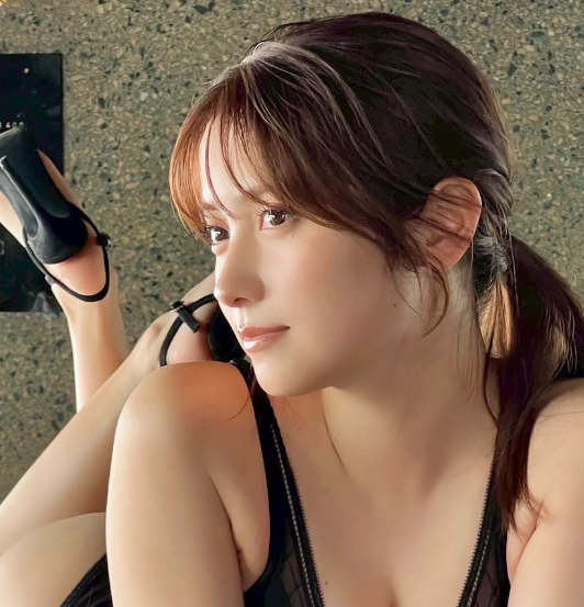 桃月なしこ、ヤングアニマル表紙で“限界突破”のセクシーショット披露！ファン騒然の美ボディに注目