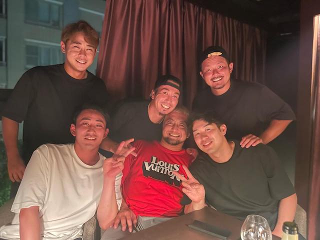 澤村拓一が敗戦投手となるもチームメイトと笑顔で次戦へ⚾️