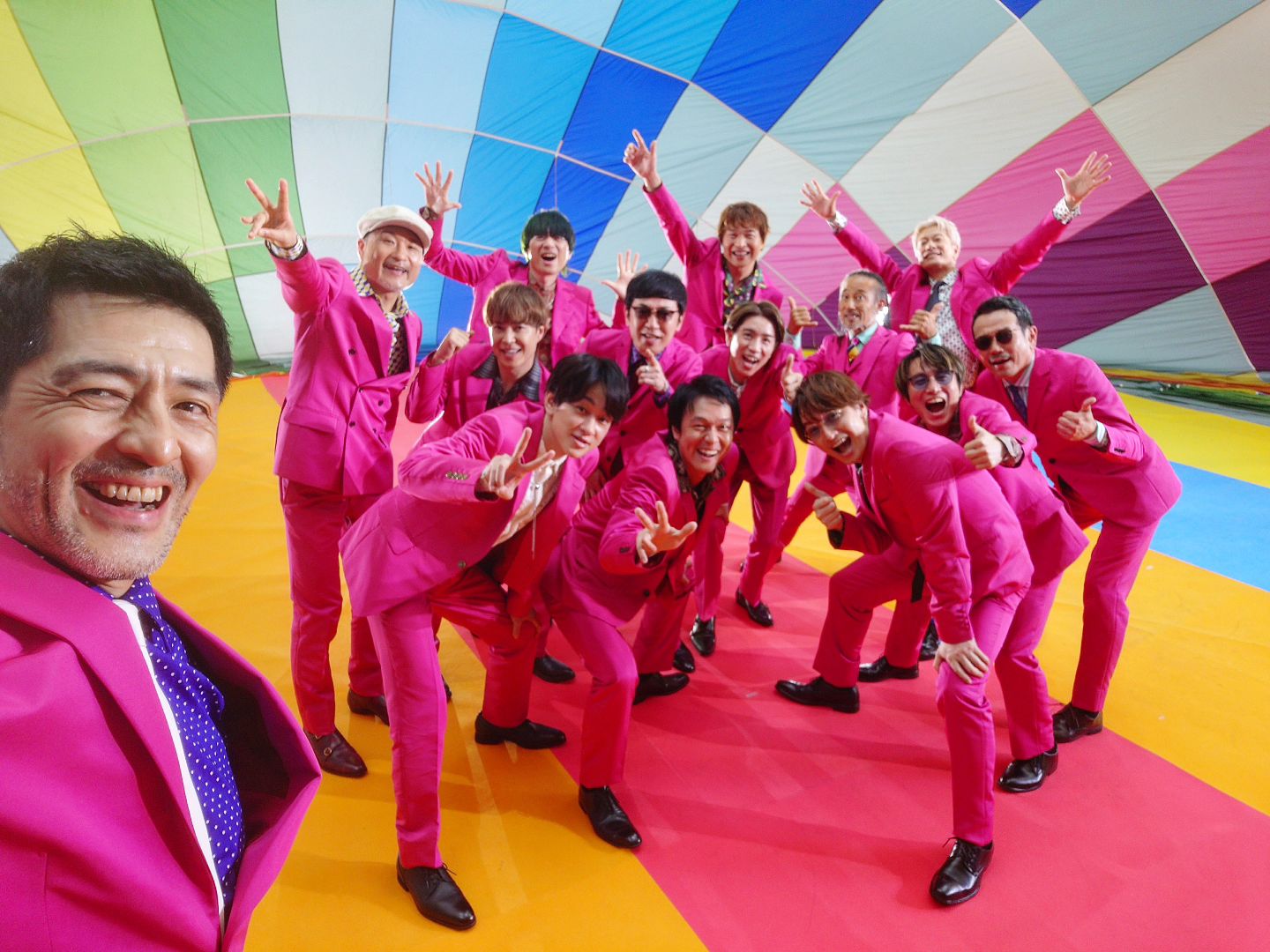 スカパラ×SUPER EIGHTがピンクスーツで登場！コラボ曲リリースに「この夏リピ決定」