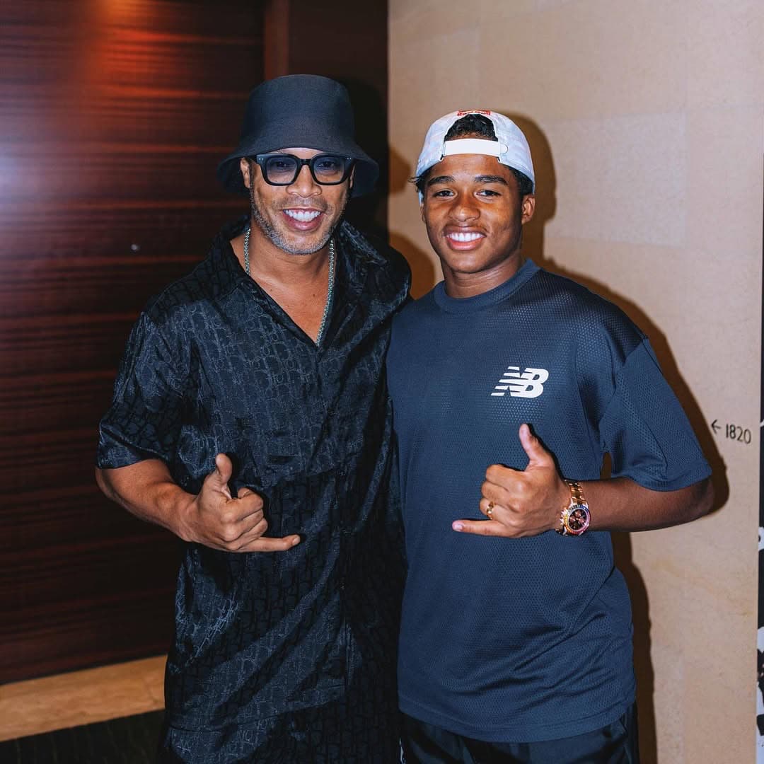 “TMJ＝ともに行こう”　ロナウジーニョとエンドリッキの笑顔に広がる期待