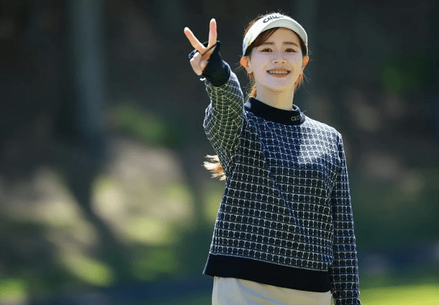 「可愛いい」美女ゴルファー・臼井蘭世、ゴルフツアーで奮闘！報告にファンエール続々「美しいですね」「応援してるよー」
