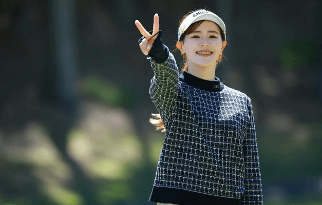「可愛いい」美女ゴルファー・臼井蘭世、ゴルフツアーで奮闘！報告にファンエール続々「美しいですね」「応援してるよー」