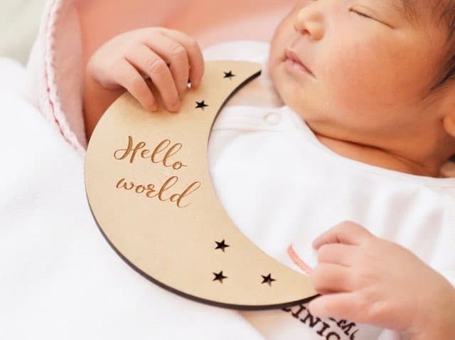 鷲見玲奈が第1子出産を報告 赤ちゃんの顔出しショットも