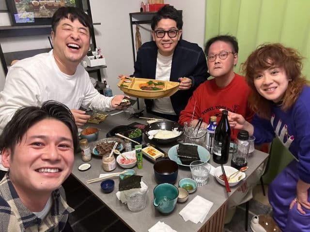ミキ昴生、アインシュタイン・稲田の家で芸人仲間と寿司パーティー！稲田がずっと我慢していたこととは…？！