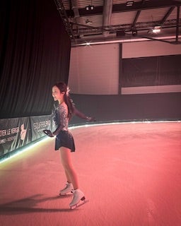 本田真凜 豪華衣装披露にファン悶絶 スイスでのオフショット公開し話題に