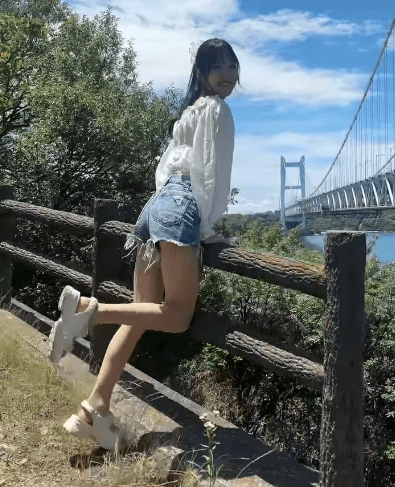 「めちゃくちゃ素敵です」人気モデル、瀬戸大橋で魅せた” ポートレートしま専科・ムービー”を披露！「気持ちよさそう」