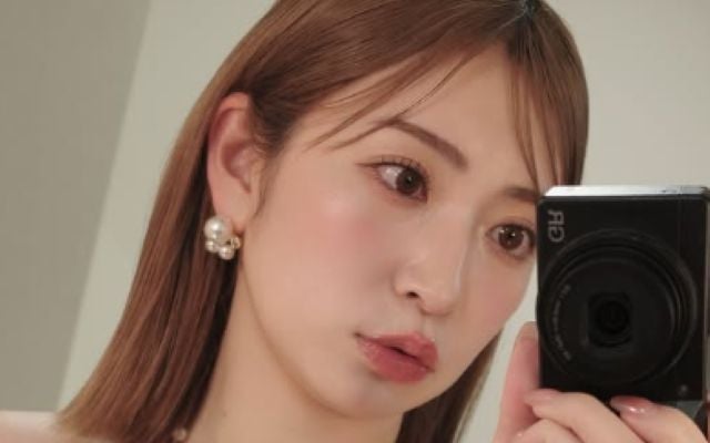 ビジュアル完璧！吉田朱里があいたい美的in梅田阪急のオフショットを公開