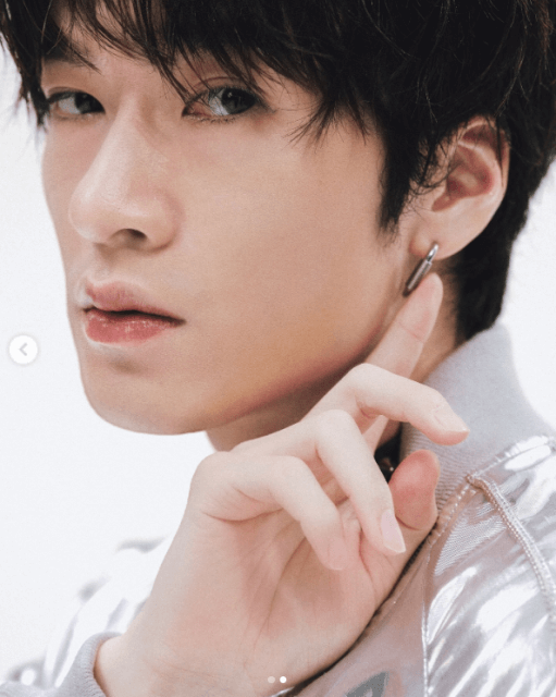 「𝑩𝑰𝑮 𝑳𝑶𝑽𝑬______」大人気男性アイドルの“手の美しさ”に注目が集まる！