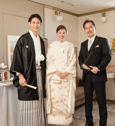 「バチェラー」シリーズで司会進行を務める坂東工が参加者同士のリアル結婚式でもサプライズで司会を務める！