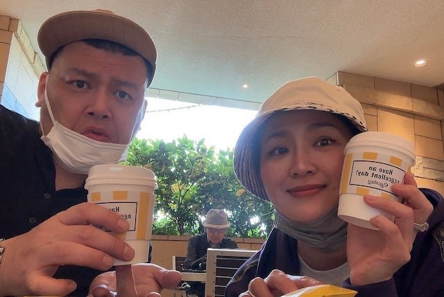 丸山桂里奈が野性爆弾・くっきー!との2S公開📸✨「素敵なひとたちが近くにいてくれる人生て、最高すぎる」