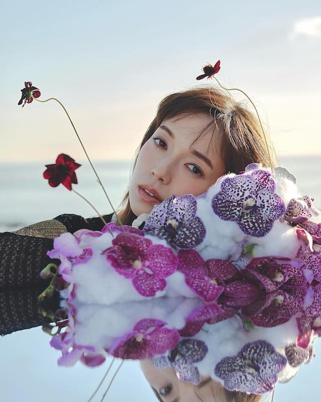 佐藤栞里がアンニュイなモデルショットを公開