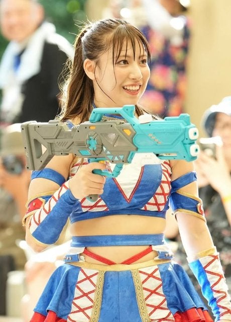 ガラフェス初参戦で夏を満喫！女子プロレスラー・荒井優希、水鉄砲片手に爽快パフォーマンス披露