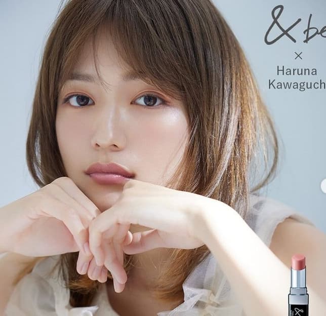 川口春奈　新作コラボリップ2色登場！ナチュラルに馴染む絶妙カラー