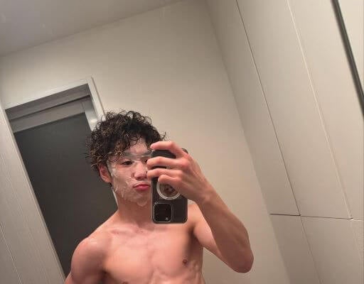 王者の余裕⁉︎ 寺地拳四朗、調印式前夜のリラックスショット！完璧な仕上がりを報告！