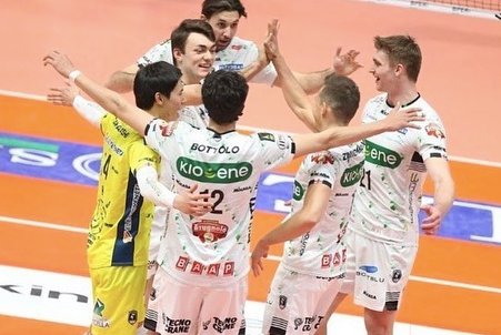 髙橋藍がリーグ戦終了を報告🇮🇹「Grazie Padova 🥳🥳🥳」