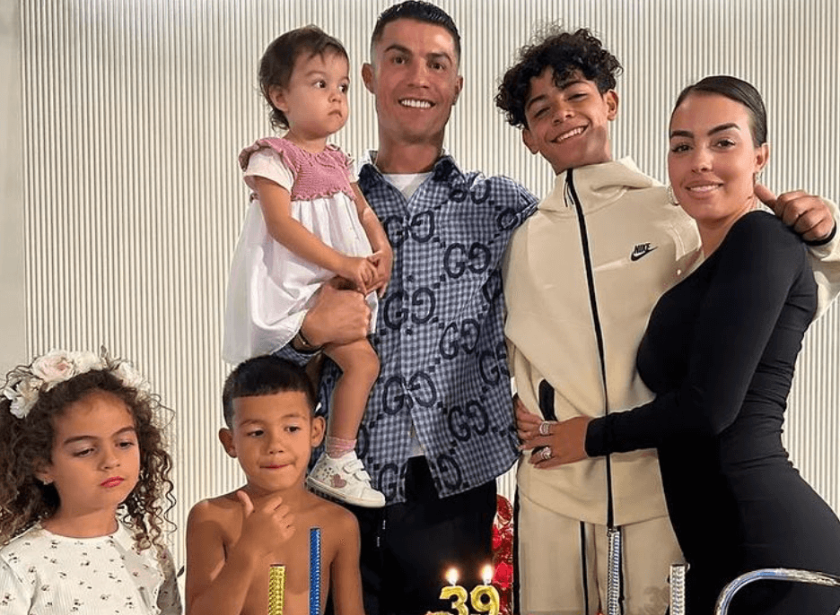 C・ロナウド、39歳の誕生日を迎えたことを報告🎂❤️🙏🏽
