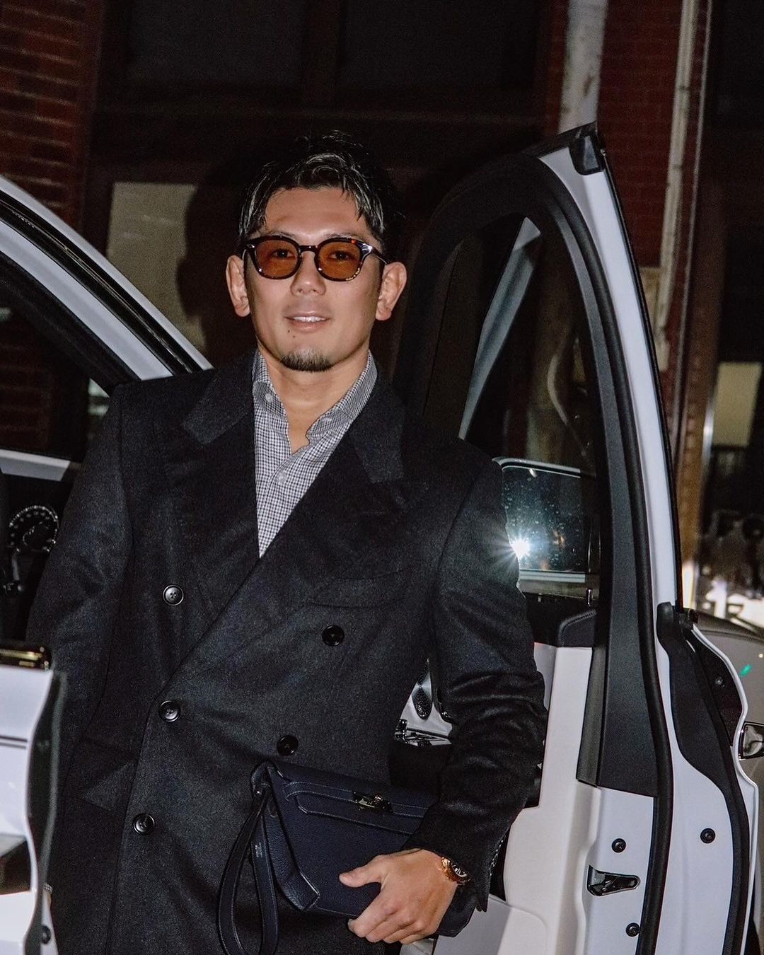 サングラス姿の皇治がカッコいいと話題に！🕶️✨