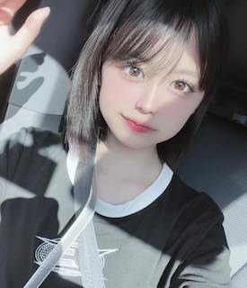 「本当に中学生⁈」父は超人気YouTuber 美人娘のSNSが話題に 衝撃の声殺到