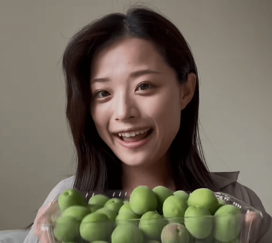 「梅娘…とっても綺麗で」マラソン美女子、梅仕事にトライ！”仕上がってきた・ムービー”にファン夢中「めちゃくちゃ美人」