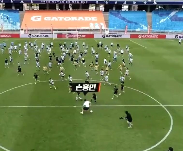 プレミアリーガー vs. 女子100人！孫興民の100人抜きが話題に