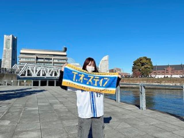 熱烈ベイ党アイドル 瀧脇笙古が日本一 優勝パレードを鑑賞！ファンにとって最高の1日を過ごす