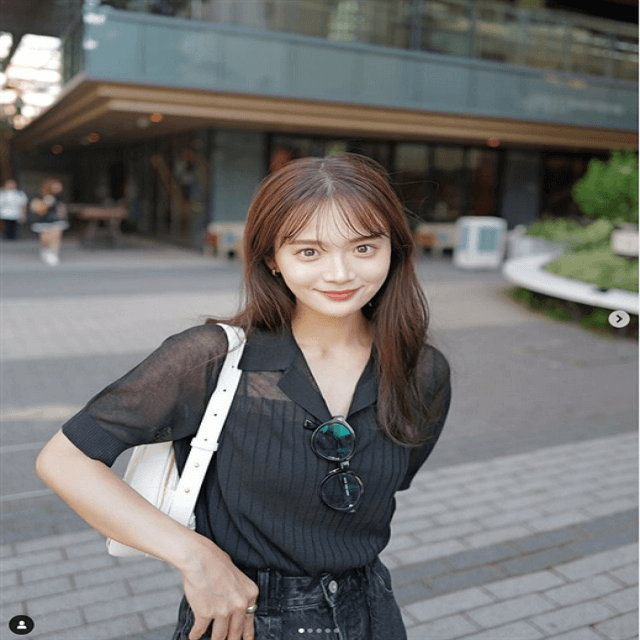 田久保夏鈴のBLACKな日！？一般人を超越したセレブ美女コーデで魅せる！