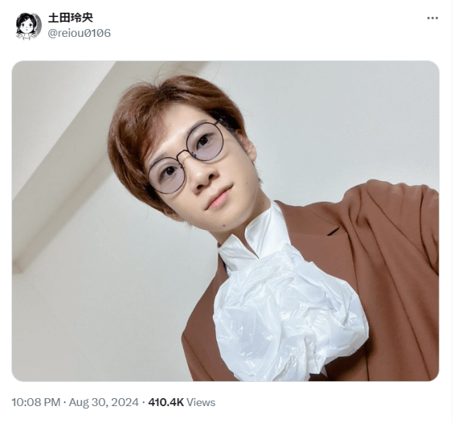 「3分待ってくれそう」男性声優の“ムスカ大佐コス”が大反響