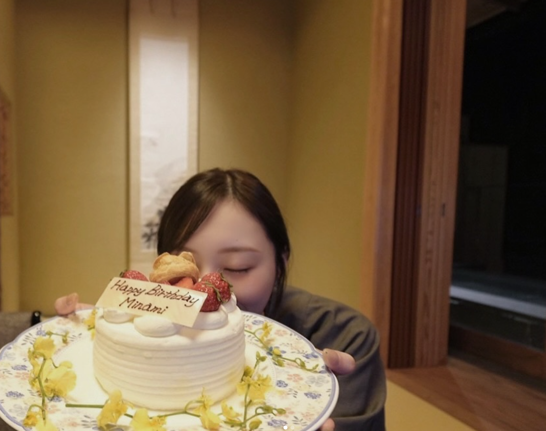 乃木坂46・梅澤美波、27歳に！家族との誕生日祝いに感謝の気持ち