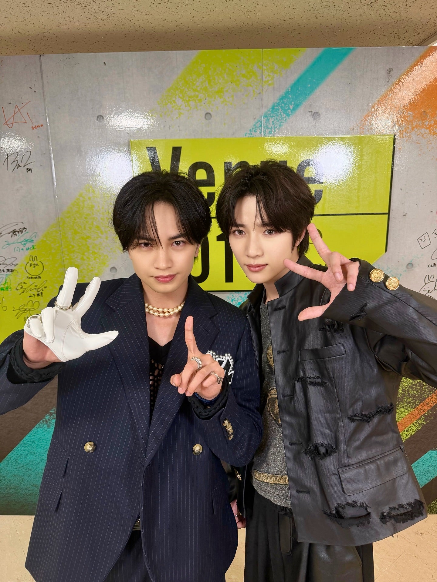 「誕生日が一緒」中島健人が韓国の人気アイドルと仲良しショット公開！