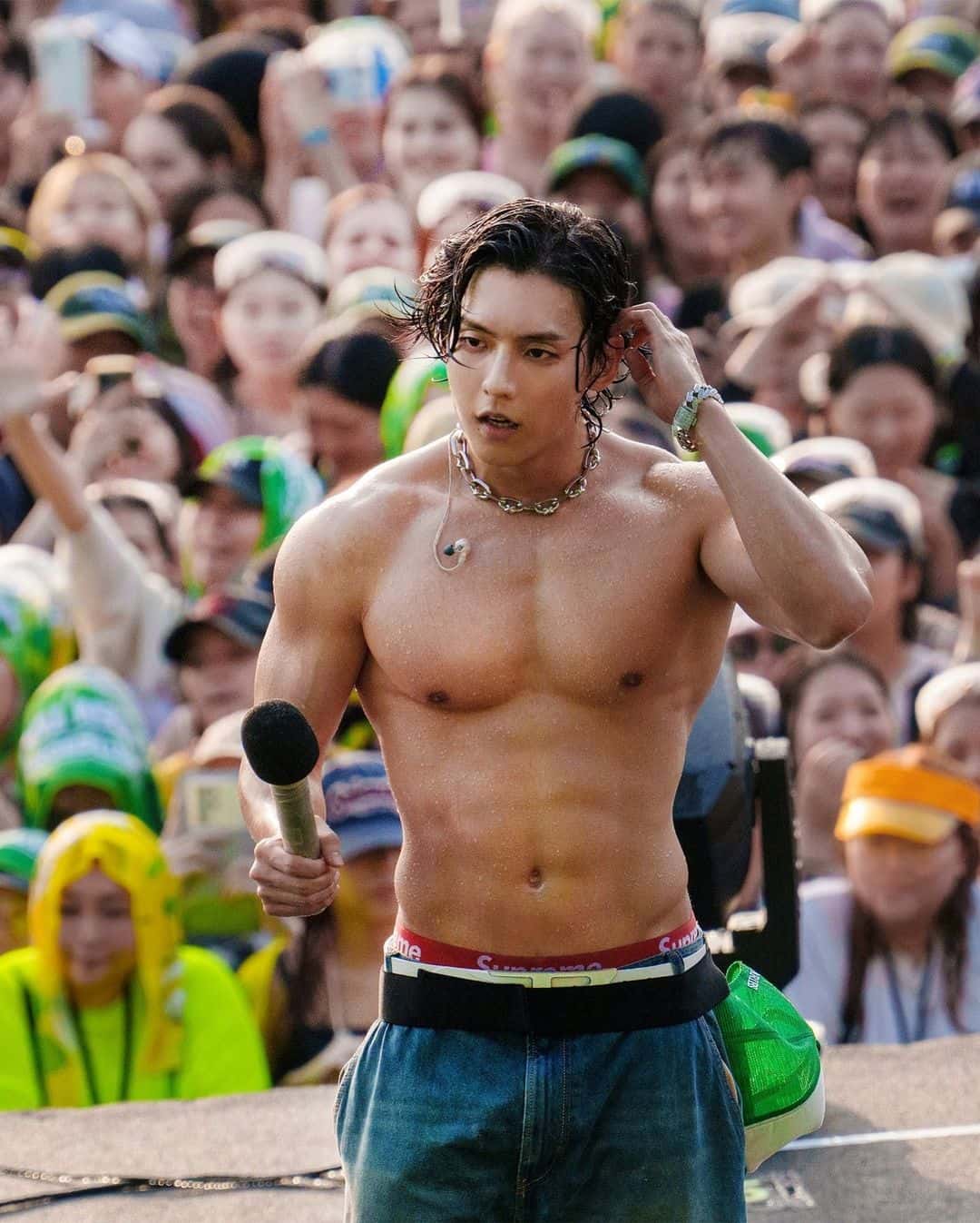 ベテラン韓国アイドルの鍛え上げられた肉体美が凄すぎると話題に「king of waterbomb」