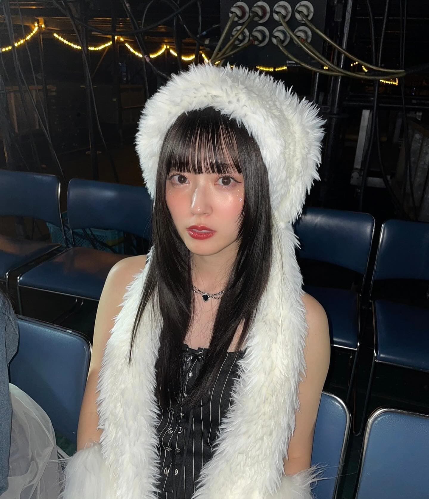 モフモフに包まれているのが最高に可愛い！鈴木愛理 TGCのオフショットを公開