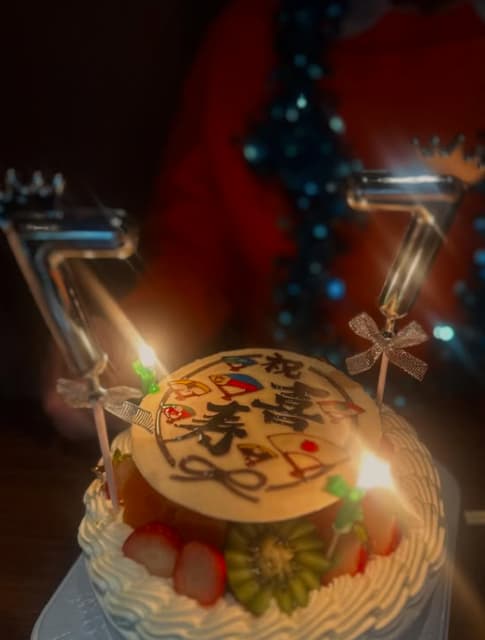 「77歳。喜寿!!!!」高橋ユウが父の誕生日をお祝い！家族での穏やかな誕生日に感涙⁉