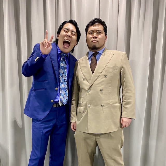 M-1王者が圧巻の優勝劇 売れっ子コンビの対照的な表情が話題