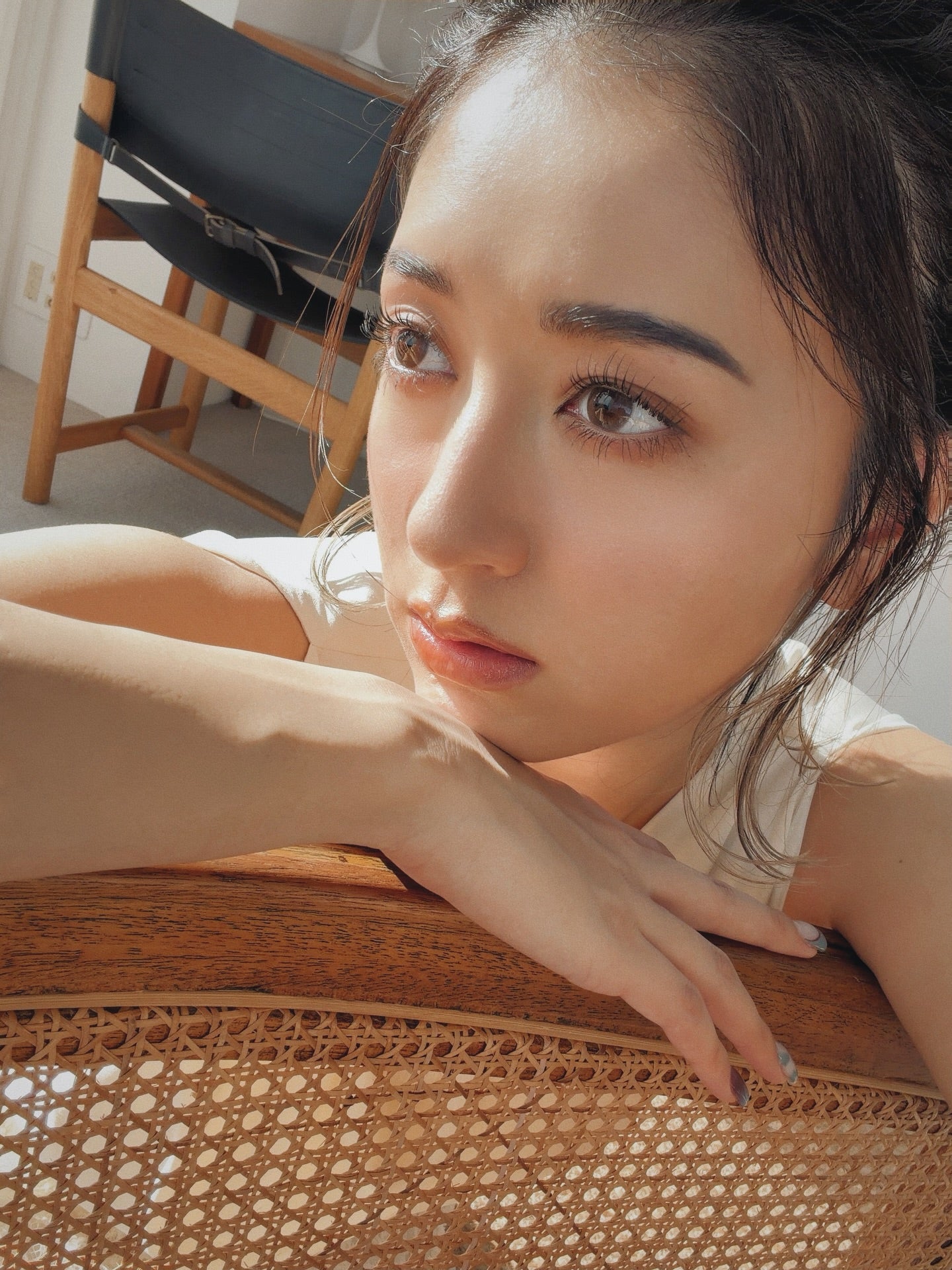 「西陽が気持ちよい」みちょぱ、素顔感あふれる横顔ショットが話題に