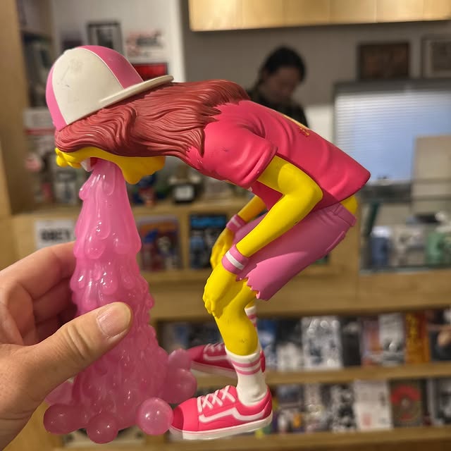 宮川大輔、韓国でイッテQお馴染み「キラキラ」フィギュア発見!?編集加工なしショットにファン爆笑！