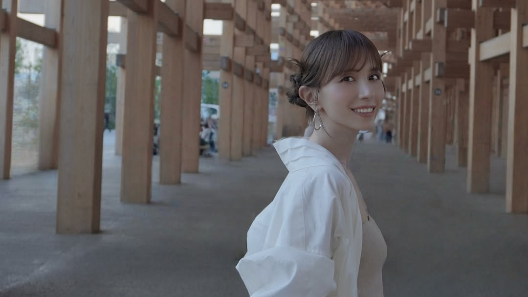 May J.、大阪万博イベントで笑顔と歌声を届ける