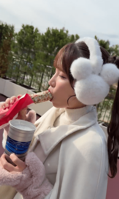 大食いアイドル・もえあず、可愛すぎる「冬のディズニーデート」ムービーもとにかく食べると話題⁉