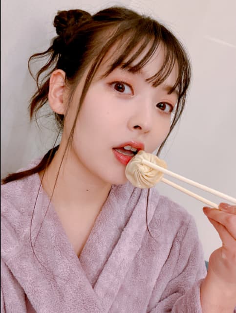 「美味しそう…」声優・上坂すみれが〇〇を爆食！飯テロ投稿にファン流涎