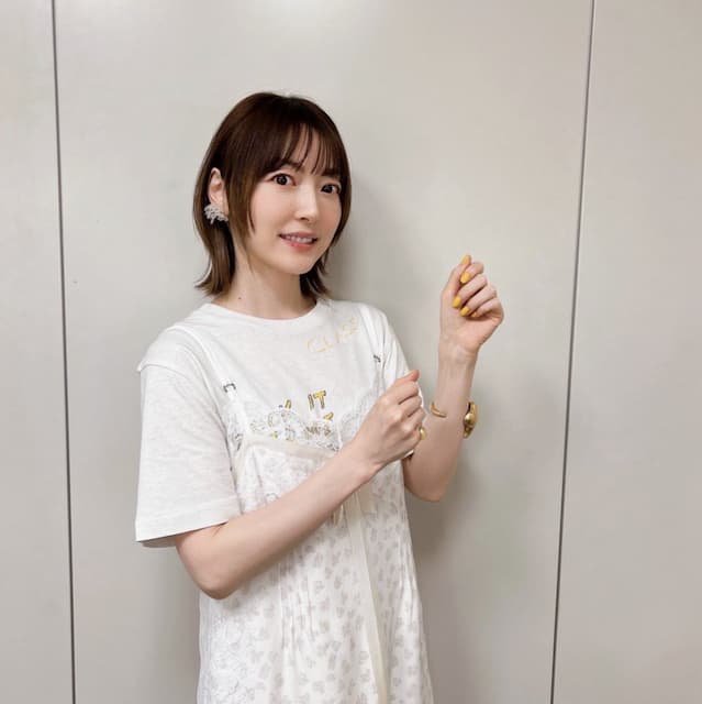 「今日も #ぽかぽか お願いします」声優・花澤香菜が春の装い