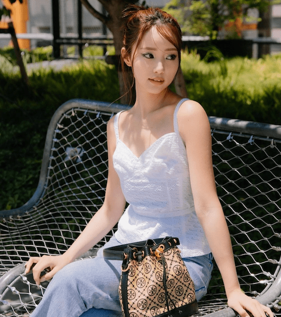 大人気YouTuberが雰囲気一変で話題 「K-POPアイドル? 平成ギャル?」