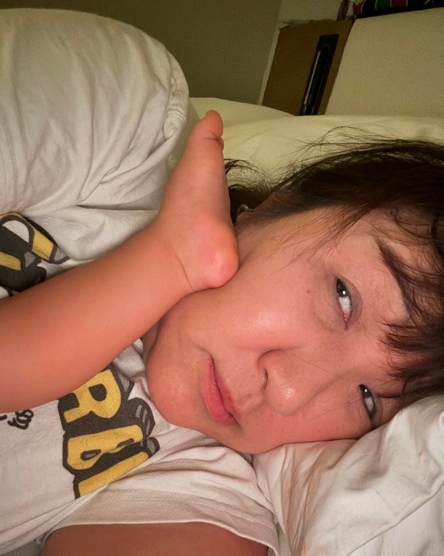 北斗晶のほっこり投稿が話題「ばーちゃん 子守しながら蹴られてます」