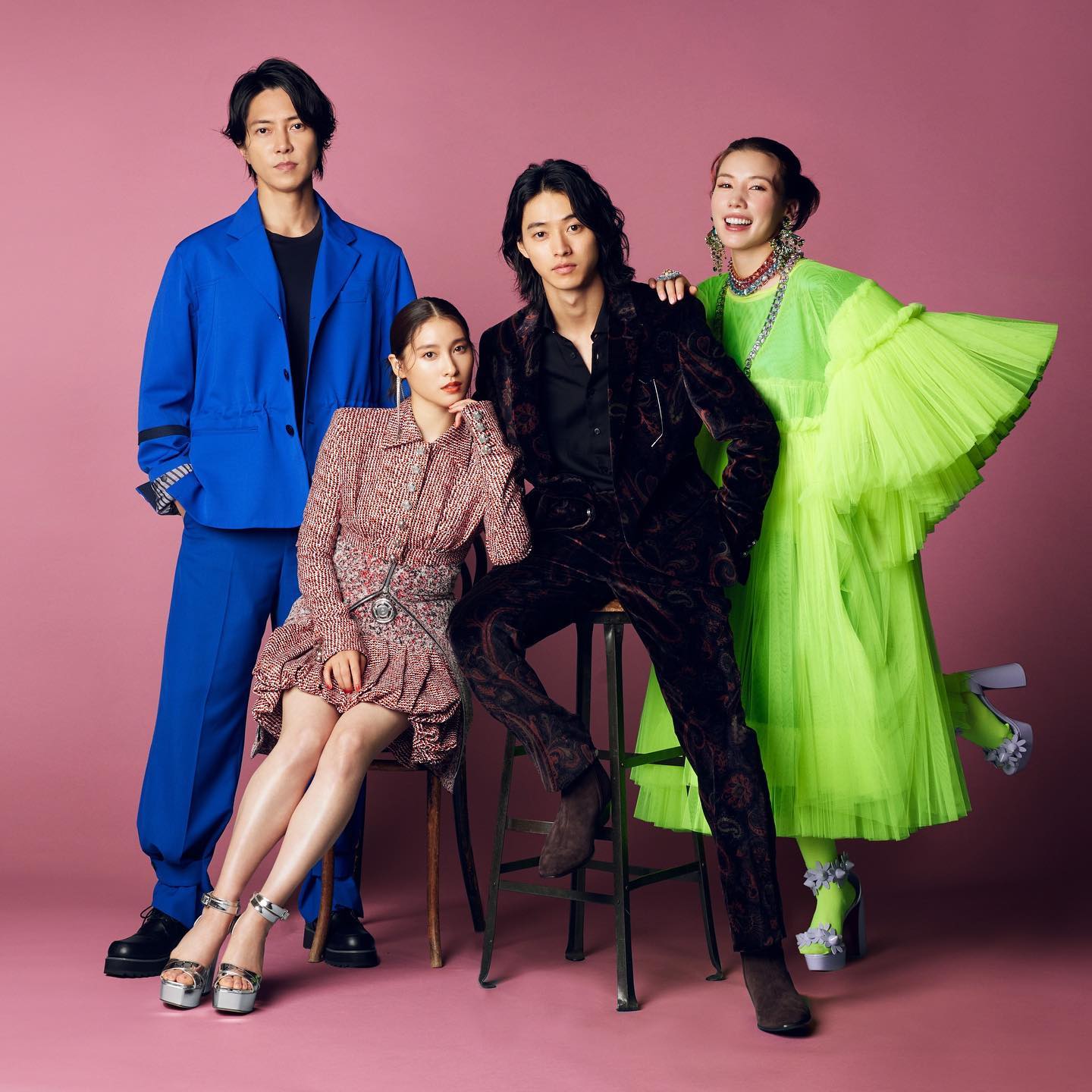 土屋太鳳が山﨑賢人らとの豪華4Sを公開📸「美男美女😍」