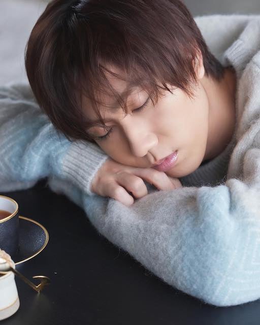 SnowMan阿部亮平の日常ショット大放出！ファン絶賛「全写真天才すぎる」