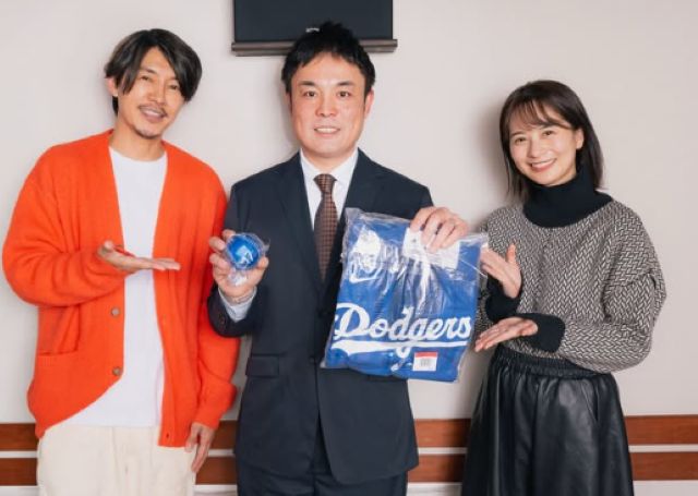 にっこり笑顔でパシャリ！高見侑里が藤木直人とパーソナリティーを務めるラジオ番組を告知