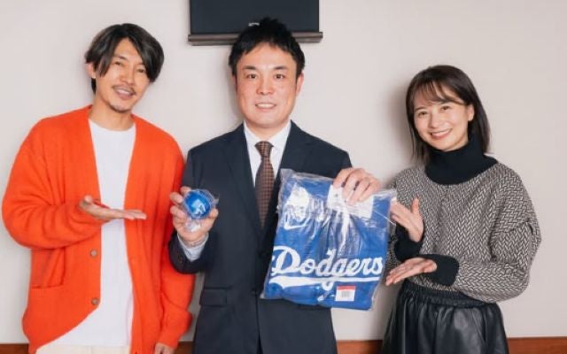 にっこり笑顔でパシャリ！高見侑里が藤木直人とパーソナリティーを務めるラジオ番組を告知