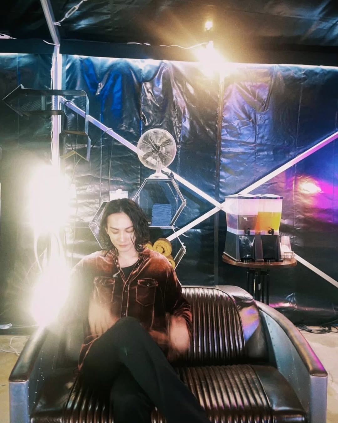 佐藤健主演の注目作“グラスハート”のオフショットを出演俳優が公開！イケメンショットの数々にファン歓喜！