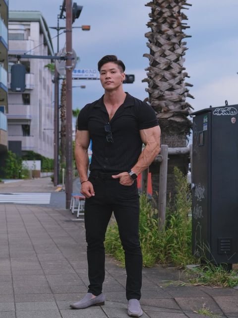 強キャラ感が凄い！ボディビルダー・田口純平のブラックコーデが話題に！