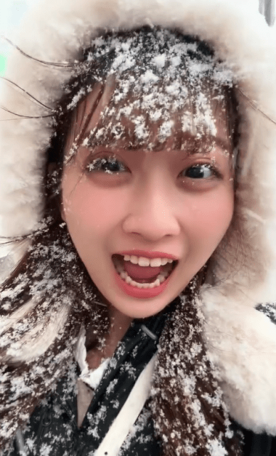 「記憶上初めてしっかり雪みた」インフルエンサー佐藤かれん、雪に大はしゃぎも見た目がスゴイことに⁉