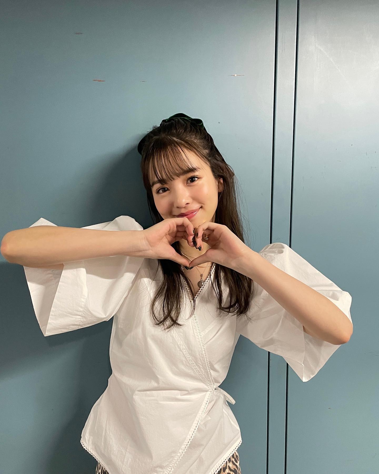 「Happybirthday🎂🎊🎉」本日誕生日の横田真悠さんが満面笑顔でハートをお届け!!🙋‍♀️💓